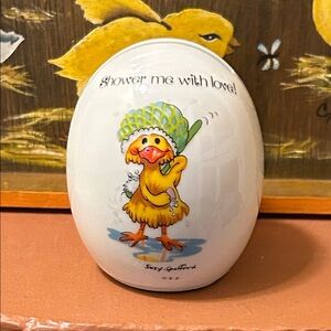 VTG 1976 ceramic duck egg bank figurine  "Suzy's Zoo" by Suzy Spafford/Enesco